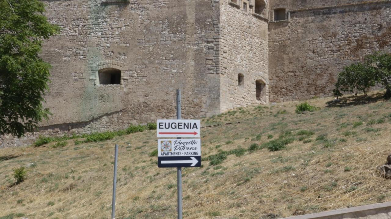 ויאסטה Piazzetta Petrone Apartments + Parking מראה חיצוני תמונה