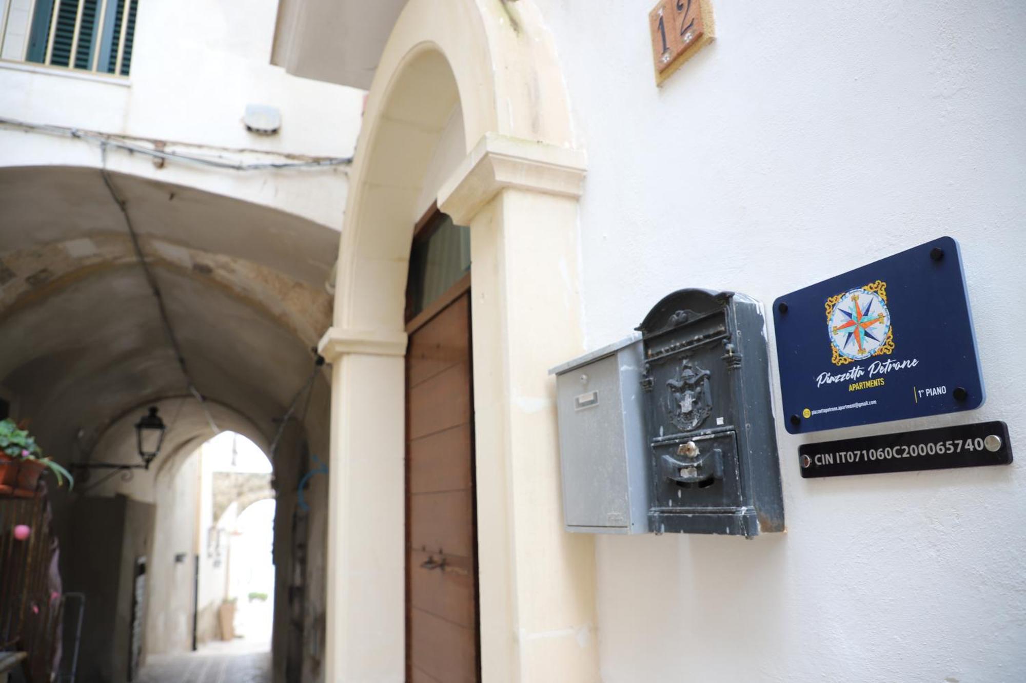 ויאסטה Piazzetta Petrone Apartments + Parking מראה חיצוני תמונה